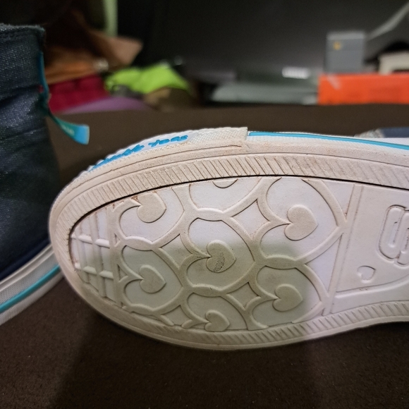 Skechers Girls Light Up Shoes - Picture 11 of 11